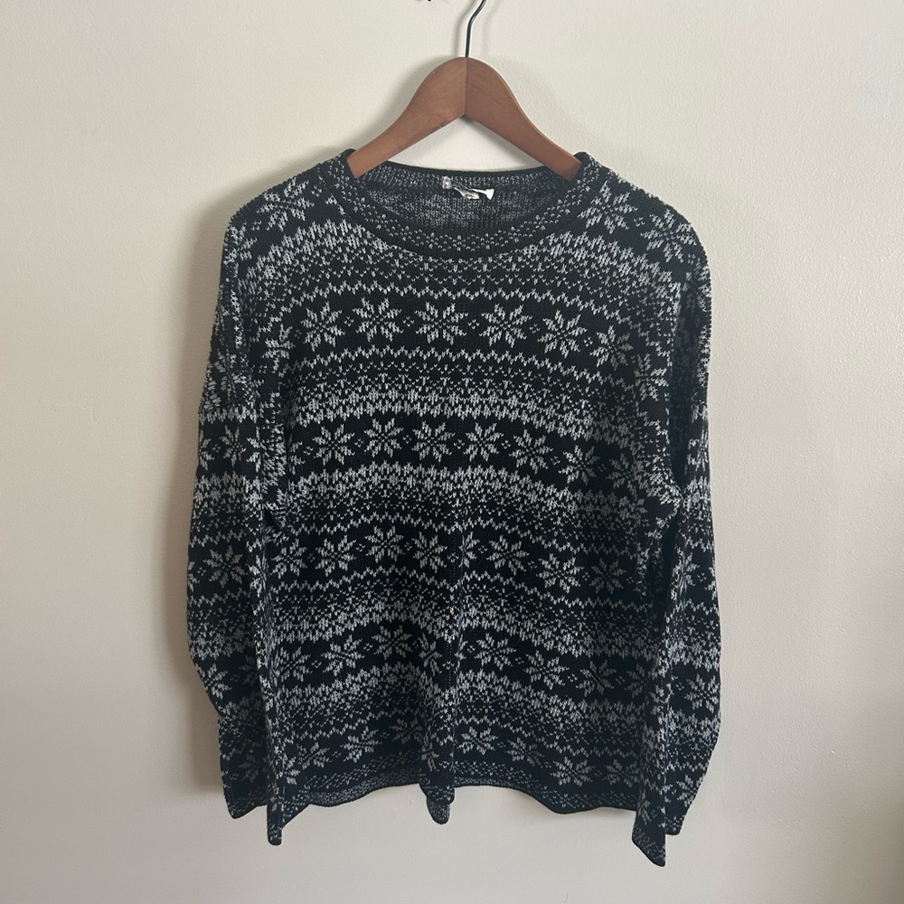 Vintage Basic Editions | Black & White Snowflake Fair Isle Print Sweater